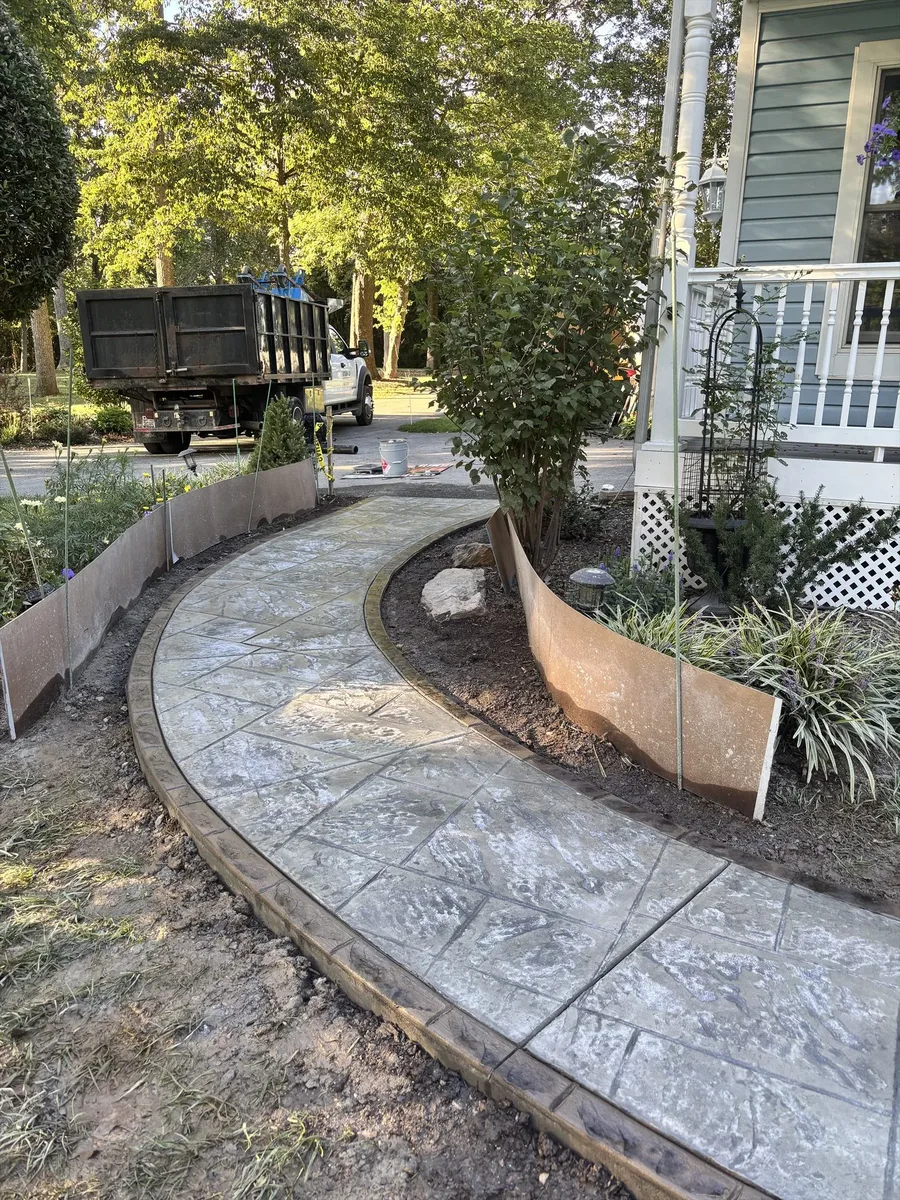 Stamped concrete outdoor entertaining area in Virginia